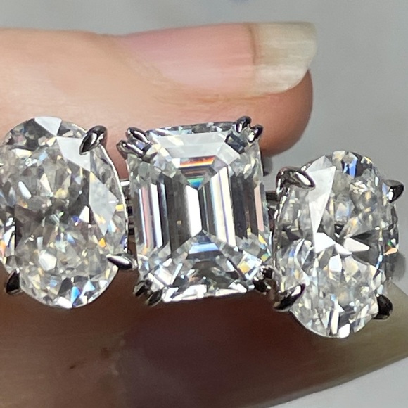 2.5ct Oval Crushed Ice Moissanite Ring - Picture 8 of 13